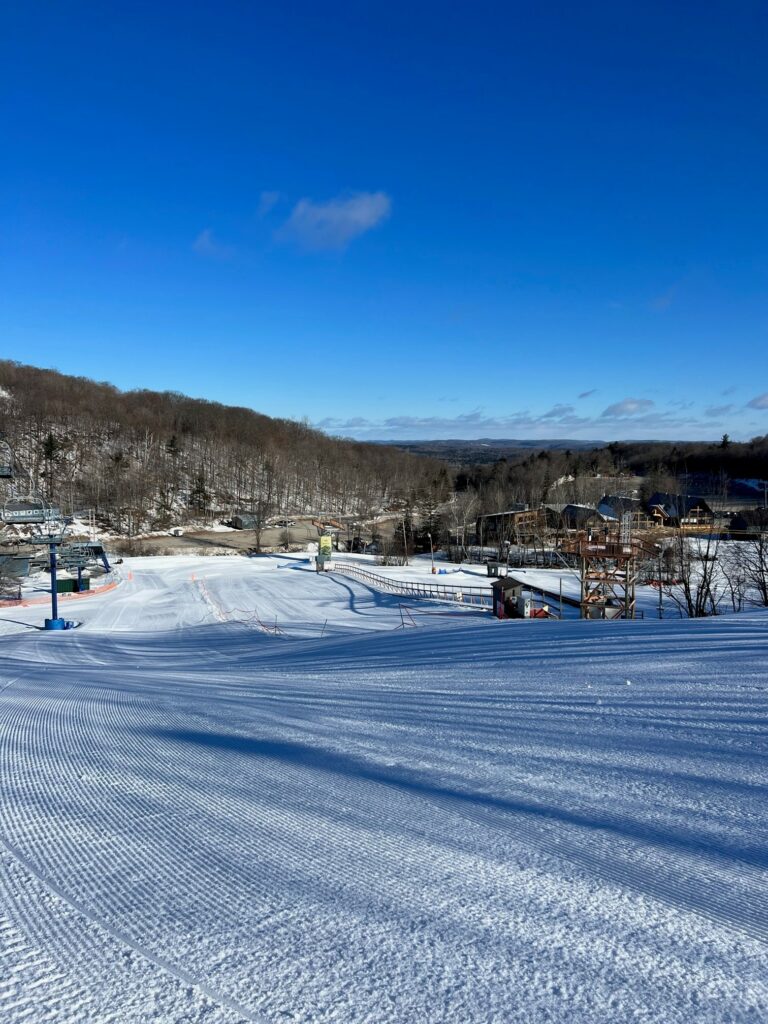 YES WE HAVE SNOW! Great March skiing! Camp Fortune
